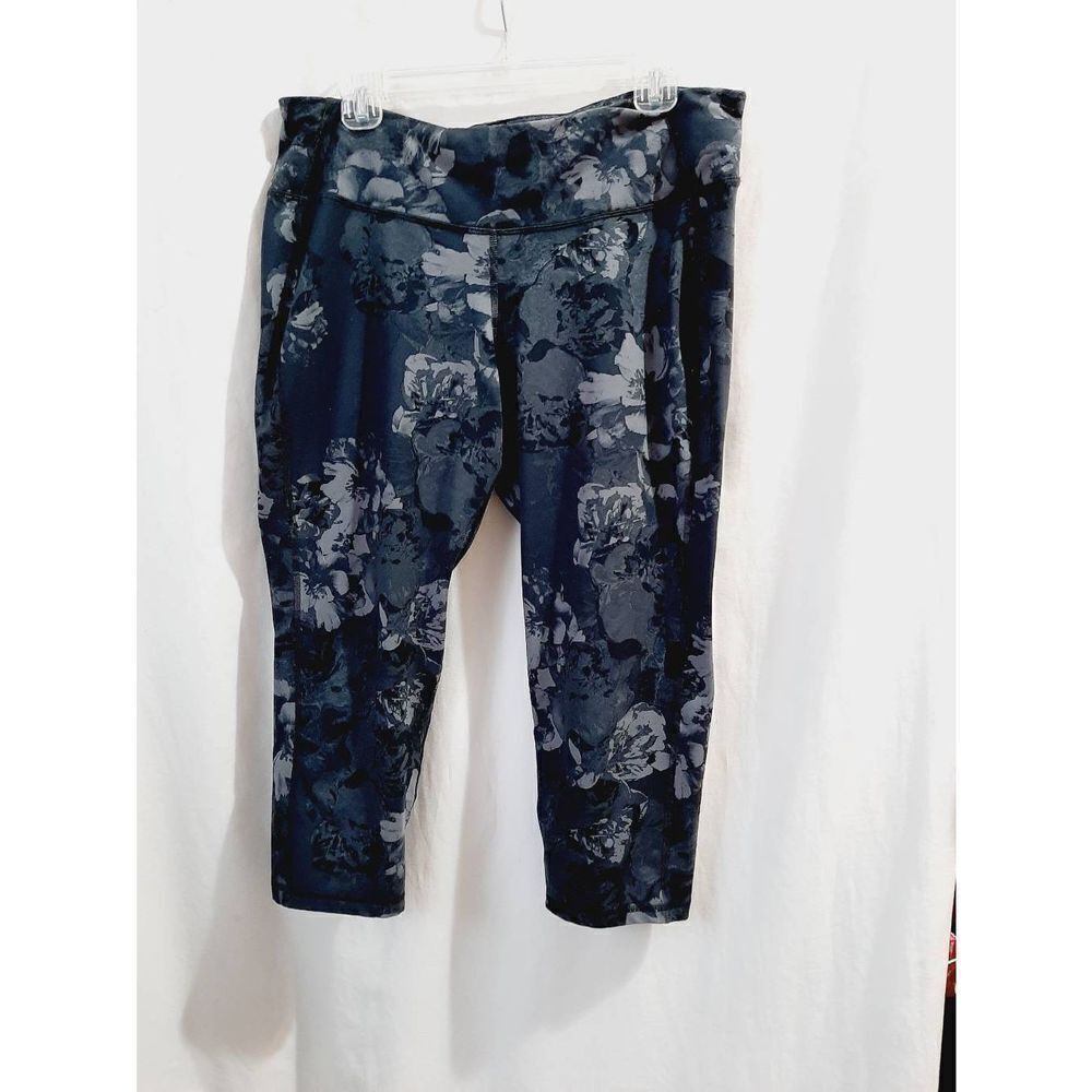 Old Navy gray sz XL floral capri leggings